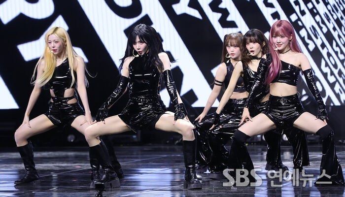 tripleS msnz neptune performing 'Fly Up' at Blue Square