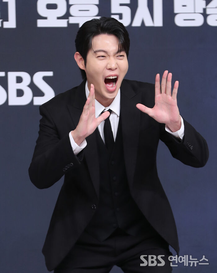 Son Tae Jin Channels His Inner MVP at 'RISING EAGLES' Press Event