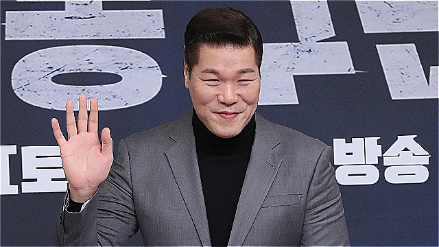 [E포토] 서장훈, '감독으로 데뷔한 농구 레전드'