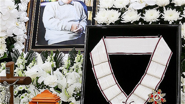 [E포토] 故 이순재에 금관문화훈장 추서