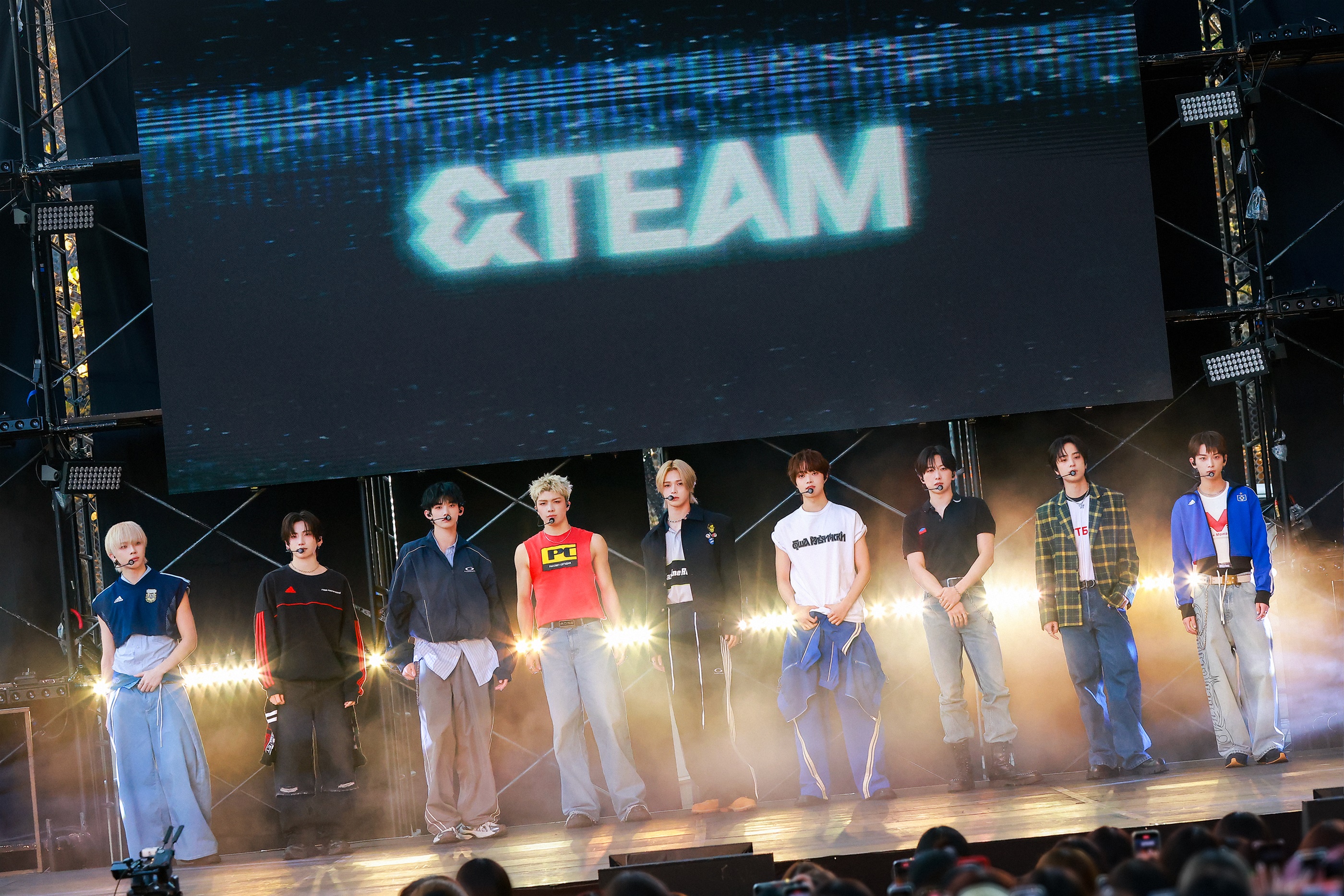 &TEAM, 'Back to Life'로 日 오리콘 랭킹 1위…