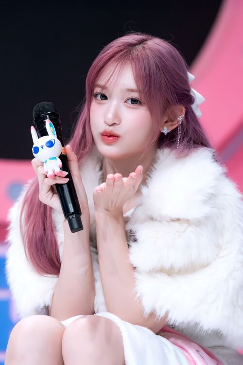 아이브 이서, 1년 7개월 만에 '인기가요' MC 하차…"매주 일요일 선물 같은 시간이었다"