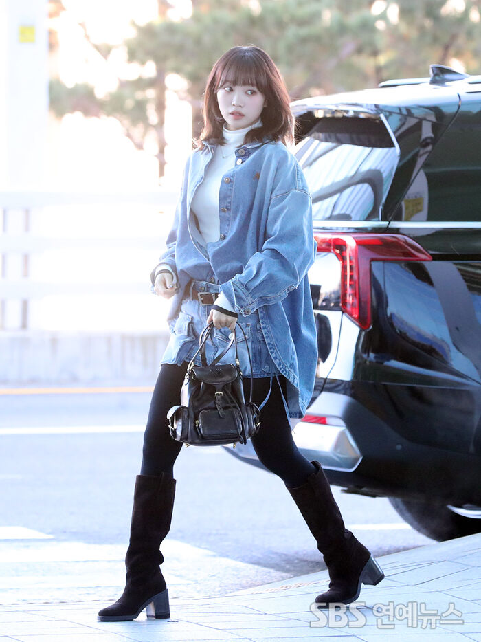 KIM CHAEWON of LE SSERAFIM Turns Heads With Standout Airport Style