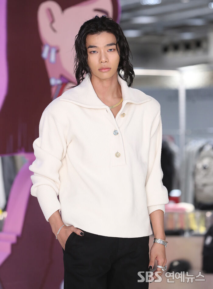 Tarzan of ALLDAY PROJECT at the group’s Seoul pop-up