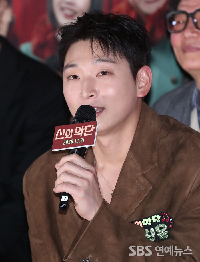 Jeong Jin-woon Introduces 'Choir of God' at Seoul Press Event