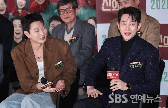 Jeong Jin-woon & Park Si-hoo Spark Bromance Buzz at 'Choir of God' Event