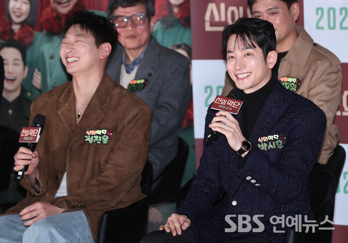 Jung Jin-woon and Park Si-hoo