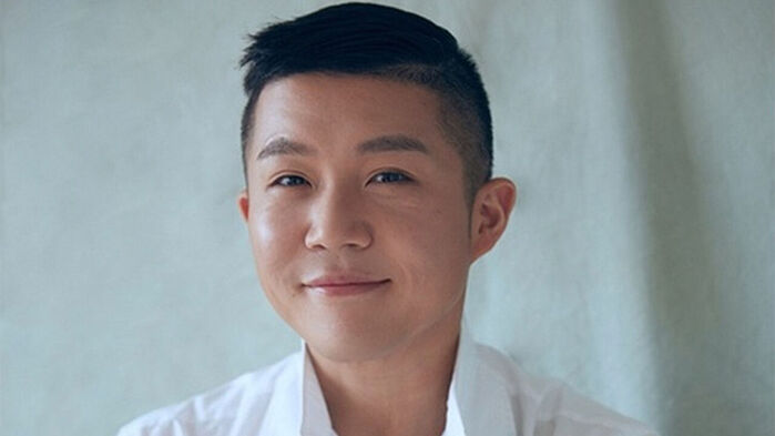 Cho Sae-ho Denies Mob Ties; First Accuser Applauds His Decision to Step Down from Shows