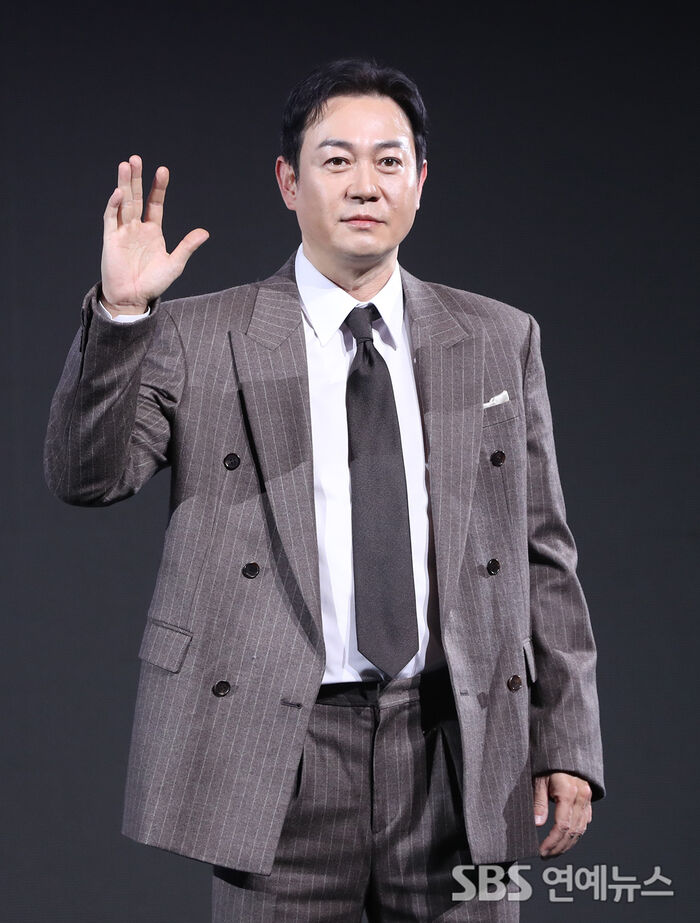 Park Yong-woo poses at Disney+'s Made in Korea photo call