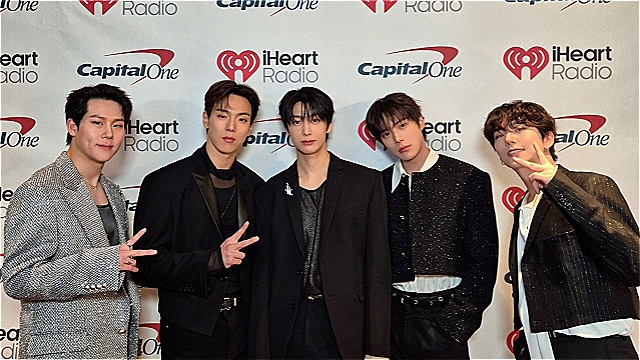 몬스타엑스,  美 '징글볼' 필라델피아 공연...'롤링스톤→피플' 현지 매체 주목