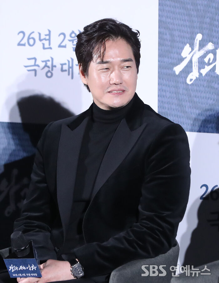 Yoo Ji-tae at the production briefing for The Man Who Lives With the King in Seoul
