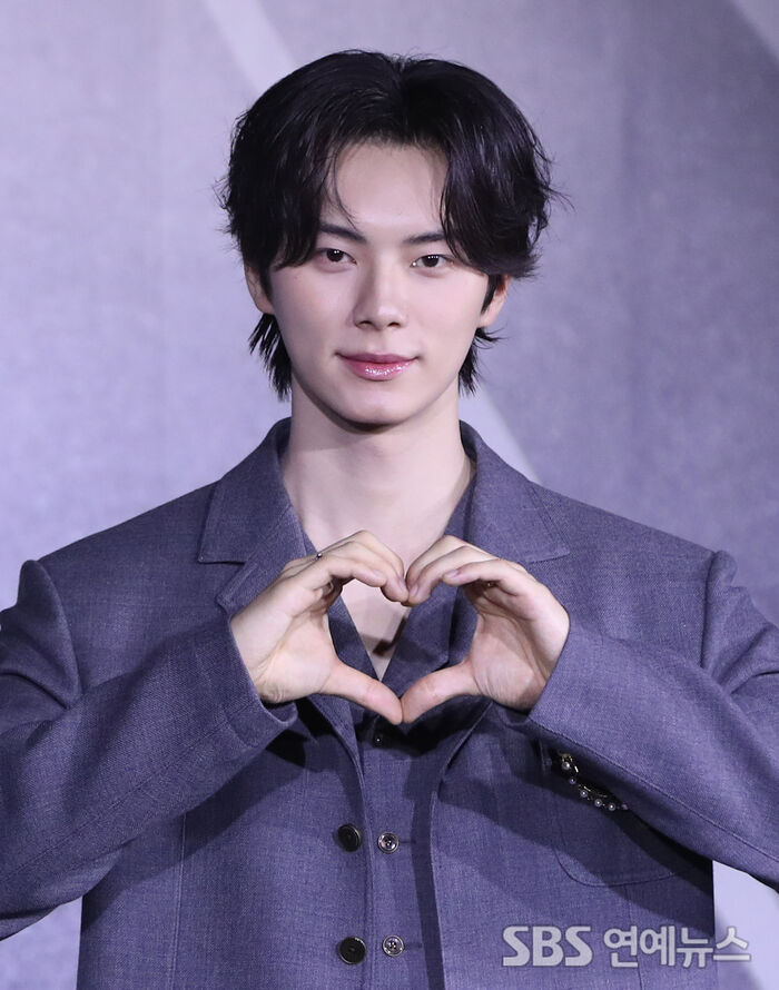 Lee Chaemin Channels a 'Lovely Villain' at Netflix's Cashero Press Event