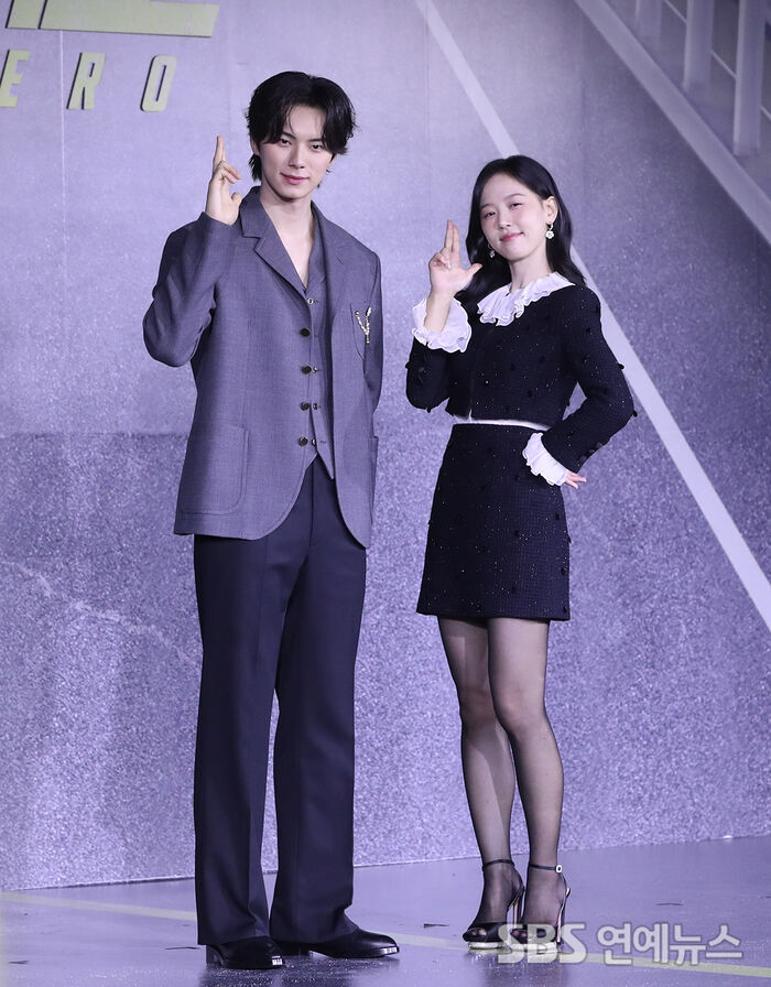 Lee Chae-min and Kang Han-na at Netflix's Cashero Press Event