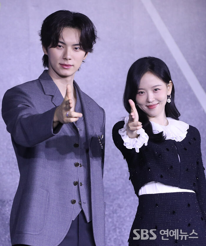 Lee Chaemin and Kang Hanna Tease Villain Sibling Chemistry at Netflix's Cashero Press Event