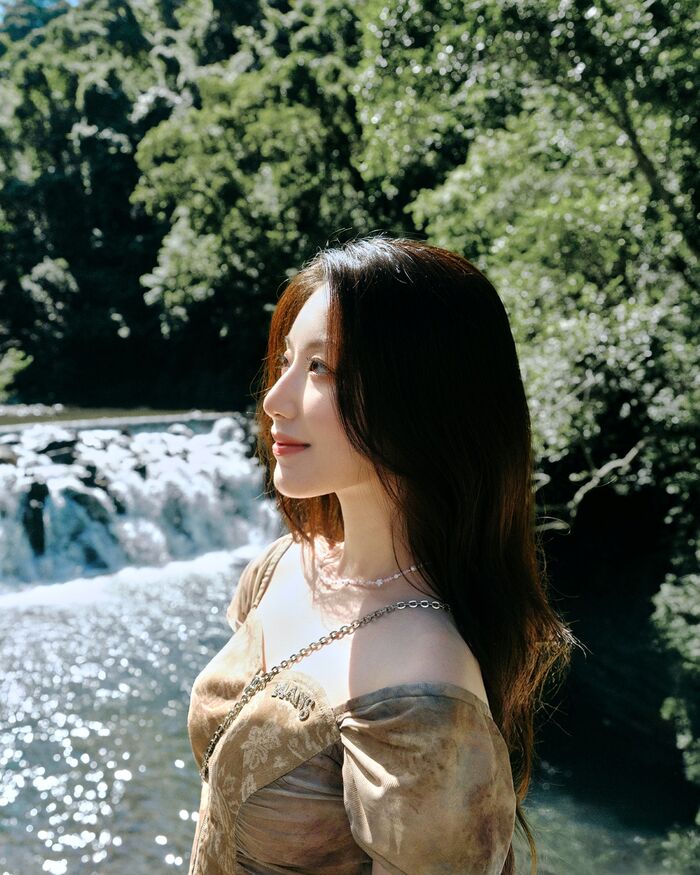I-DLE SHUHUA Turns Hometown Taoyuan Into a Dreamy Travel Shoot: "Follow My Footsteps"
