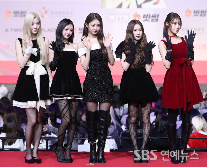 At the 2025 SBS Music Awards Red Carpet