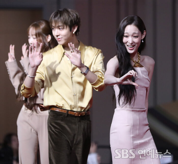 All Day Project at the 2025 SBS Music Awards Red Carpet