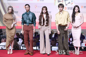 ALLDAY PROJECT Keeps It Chic on Christmas at the 2025 SBS Gayo Daejeon