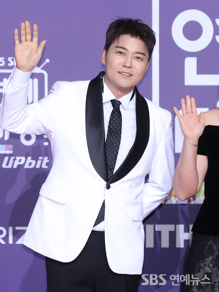 SBS Entertainment Awards Hosts