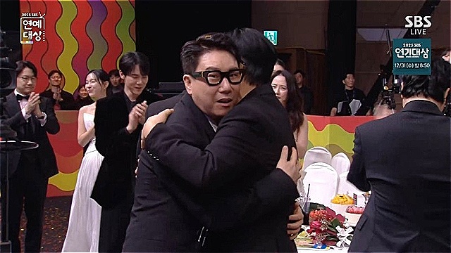 'SBS연예대상' 이상민, "내 삶 저장되어 있는 SBS에 폐 끼치지 않을 것&middot;&middot;&middot;엄마, 나 대상 받았어요" 울컥