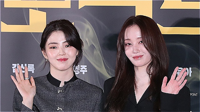 [E포토] 한소희-전종서, '포즈도 두손 꼭 잡고'