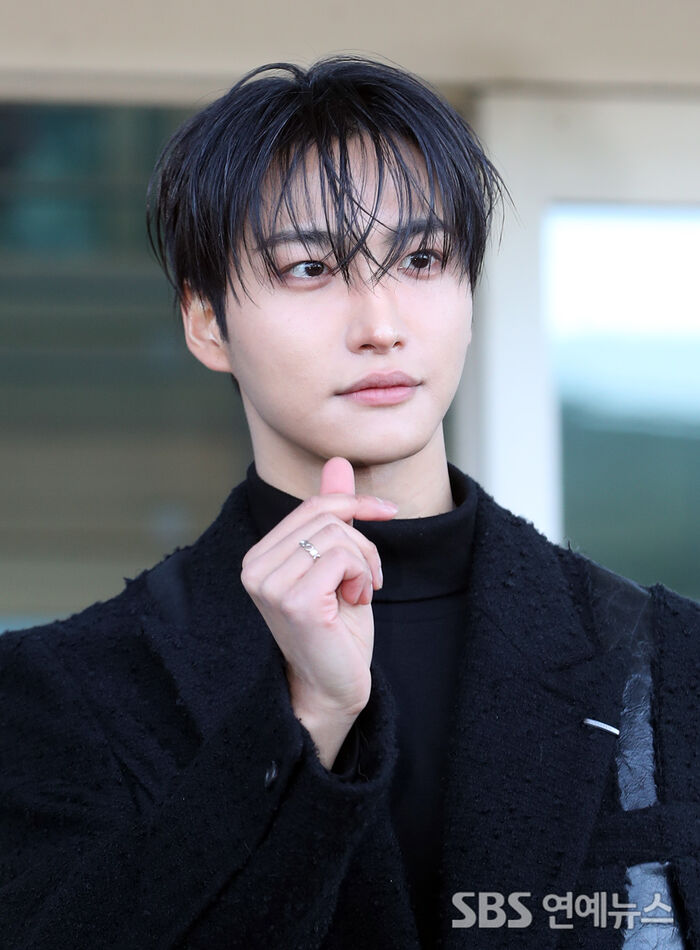 SEONGHWA of ATEEZ Jets to Paris Fashion Week With a Swoon-Worthy Gaze