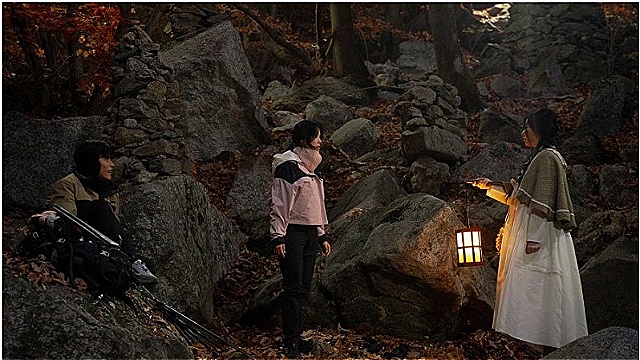 '오늘부터 인간입니다만', 김혜윤X로몬 앞에 나타난 '묘령의 여인' 이시우 정체는?