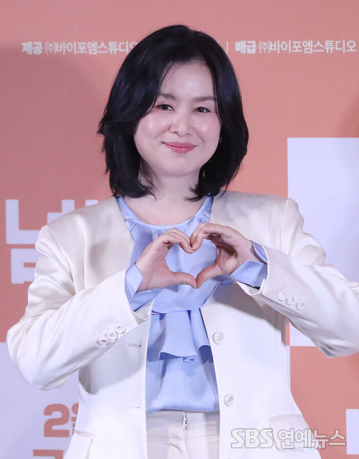 Jang Hye-jin Shines at 'Number One' Press Screening
