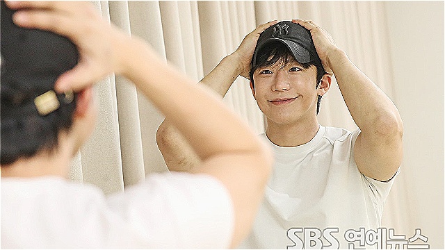 [스브수다] 연극 '슈만' 김이담 "선을 넘나드는 브람스 역을 고민했죠"