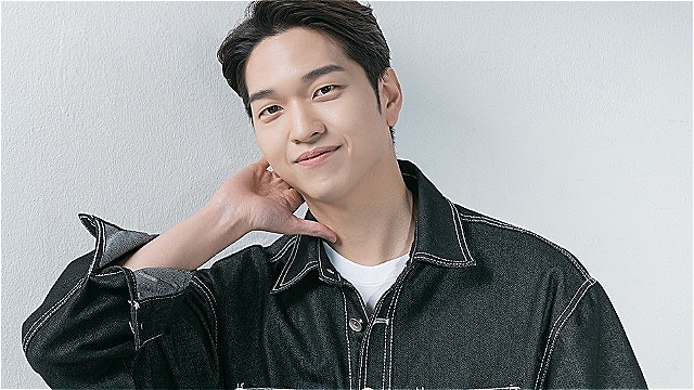 '가요행사계 유재석' 유재필, 데뷔 이후 첫 시상자 된다