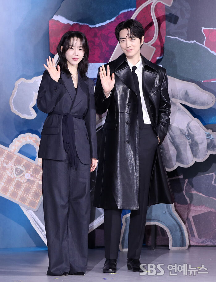 Shin Hye-sun and Lee Jun-hyuk