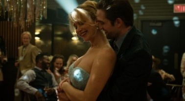 전라 노출도 불사…'다이 마이 러브', 제니퍼 로렌스X로버트 패틴슨의 폭주