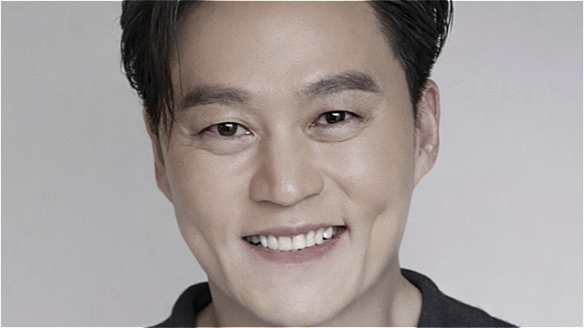 이서진, 데뷔 27년 만 첫 연극 도전…'바냐 삼촌' 출연