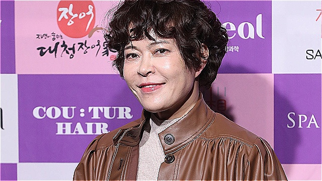 Jo Hye-ryeon Takes On Rita in 'Educating Rita!'