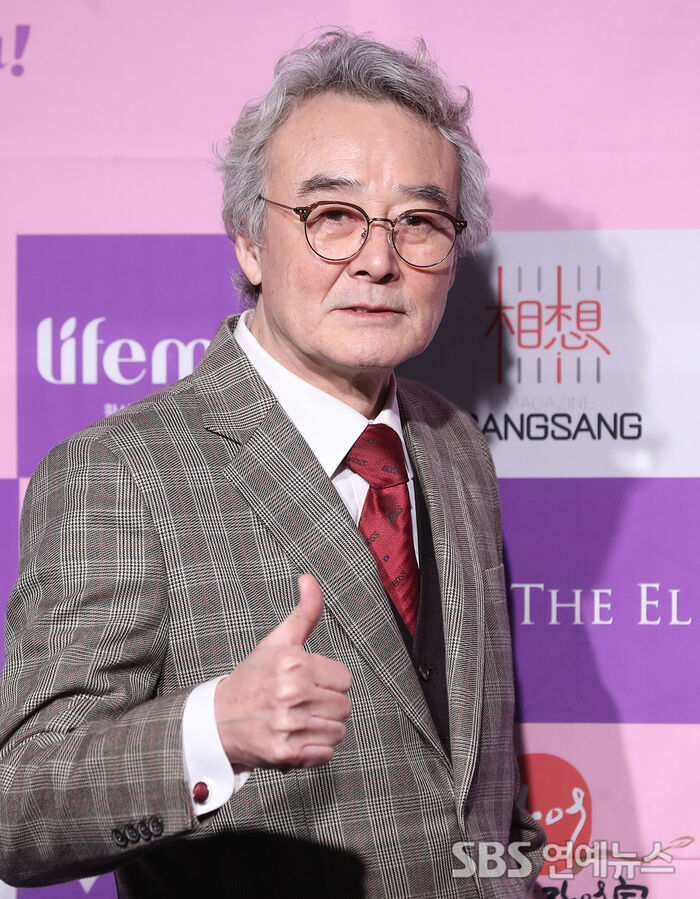 Nam Myeong-ryeol Steps Onto the Daehak-ro Stage for 'Educating Rita!' Press Call