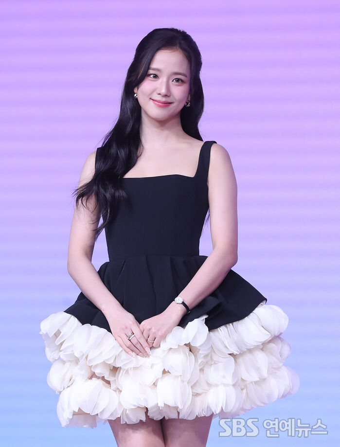BLACKPINK’s JISOO Brings Spring Vibes to Netflix’s ‘Boyfriend on Demand’ Press Event