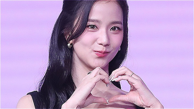 지수 연기력, 이번엔 다를까…'월간남친' 감독 "노력이 재능을 이겼다" 극찬