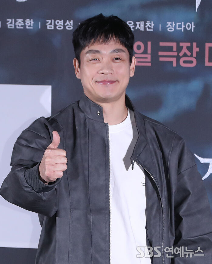 Kim Young-sung, In the Role of a “Road View” Filming Director