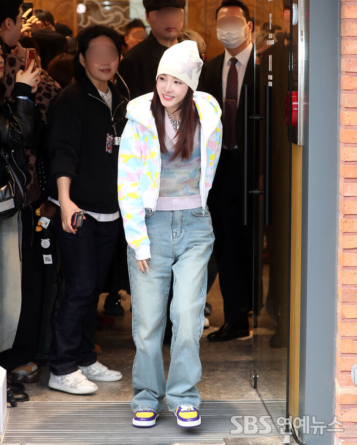 Sandara Park Attends Fashion Brand Photo Wall Event With a Bright Smile