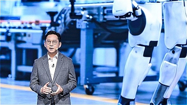 이현이, 배경훈 부총리&middot;유승재 대표&middot;장영재 교수와 미래 논하다&hellip;'피지컬AI-세 개의 전략, 하나의 승부'