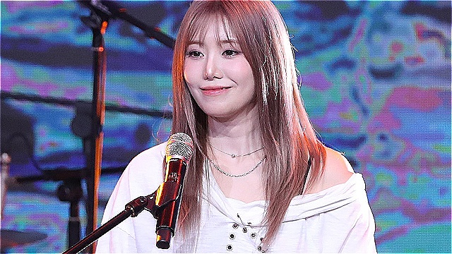 [E포토] 레이턴시 하은, '건반으로 돌아왔어요'