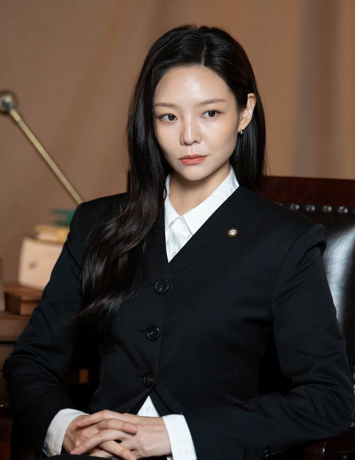 From Charisma to a Surprise Smile: Esom Drops Behind-the-Scenes from 'Phantom Lawyer' Poster Shoot