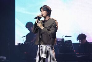 Kim Nam-gil Goes for Double Encores ― This Time a 5-Hour Fan Meeting in Seoul