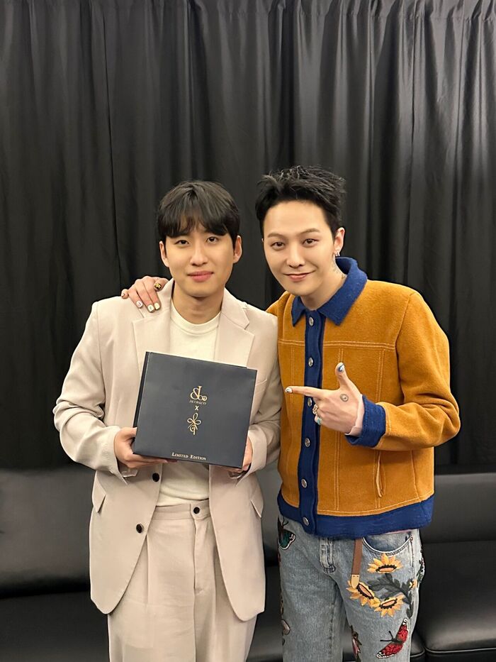 Mimiminu And G-DRAGON