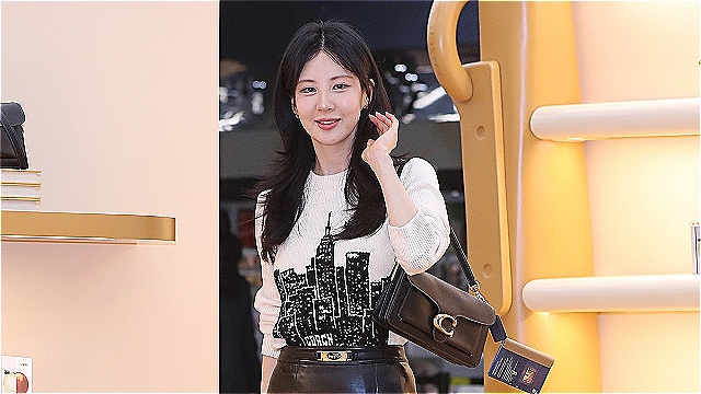 [E포토] 서현, '봄 햇살 몰고 오는 발걸음'