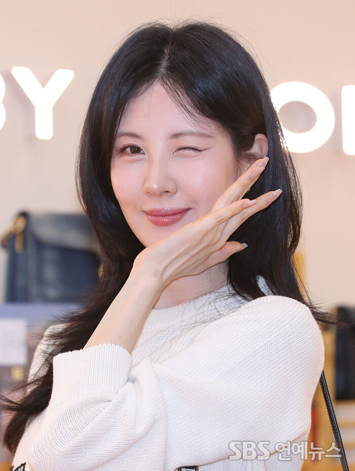 SEOHYUN Serves Classic Girls’ Generation Vibes at Seoul Fashion Photo Call