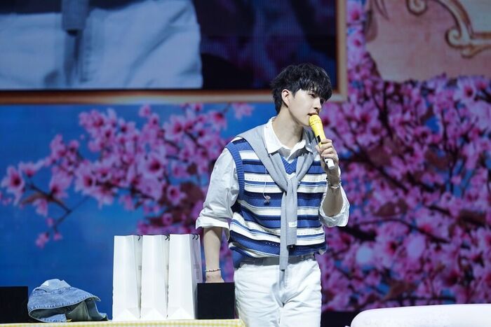 VIXX KEN Packs Fan Concert with Heartfelt Fan Songs: "Thank You for the Big Love"
