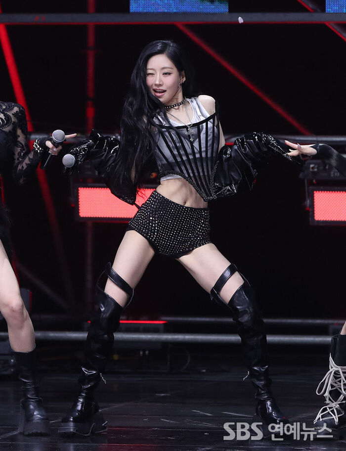 KISS OF LIFE’s Julie