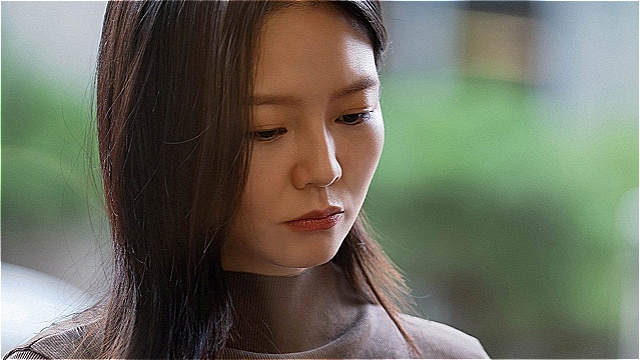 이솜, 태블릿까지 챙긴 디테일&hellip;'신이랑 법률사무소' 비하인드 공개