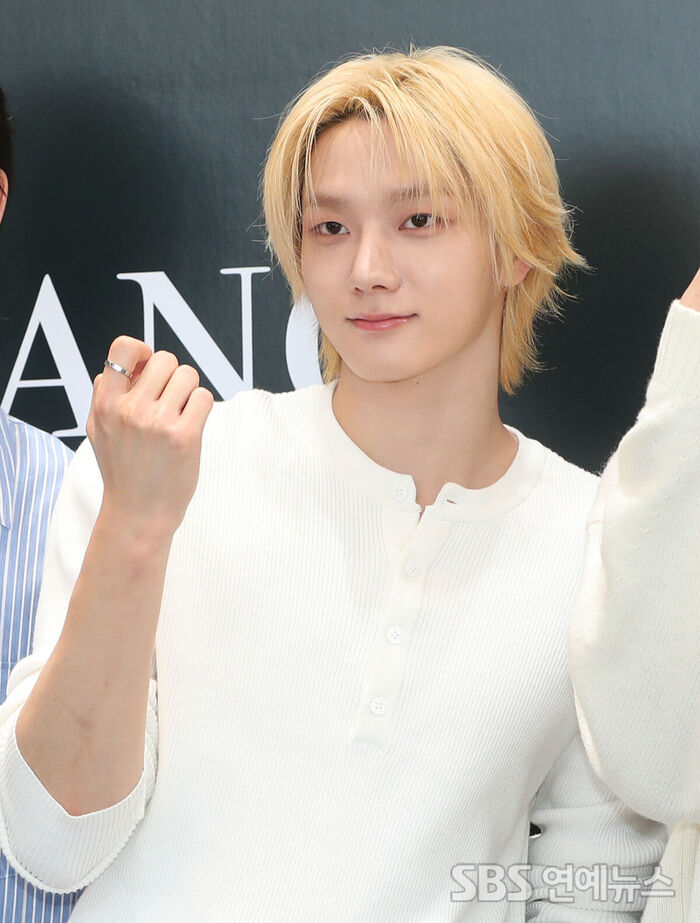 BOYNEXTDOOR SUNGHO Shows Off a Sparkling Ring
